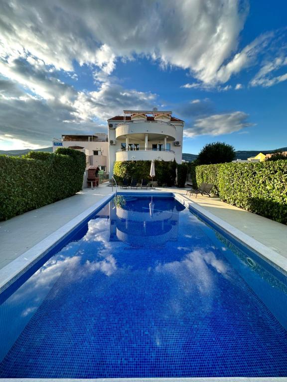 Apartments Villa Ohana - B&B Kutleše