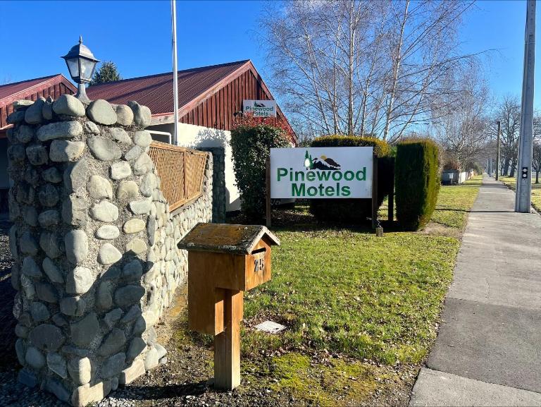 Pinewood Motels - B&B Fairlie
