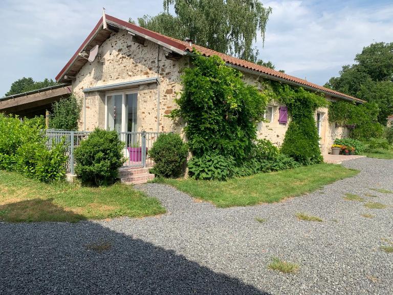 GÎTE Les Buis - B&B Bussière-Poitevine