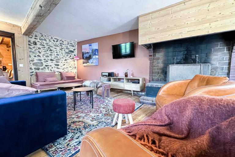 RIBERA 1 - Beautiful reformed house PARKING - B&B Formiguères