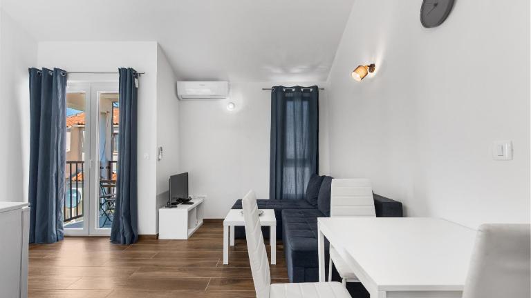 Apartment Anja with Balcony - Chambres d'hôtes Dajla