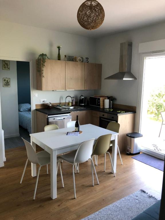 Petit Gîte de Javernières Rez de jardin - Chambres d'hôtes Villié-Morgon