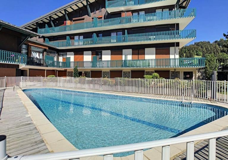 Les grizzlis sur les pistes piscine tennis pétanque. - Ferienwohnung Les Gets