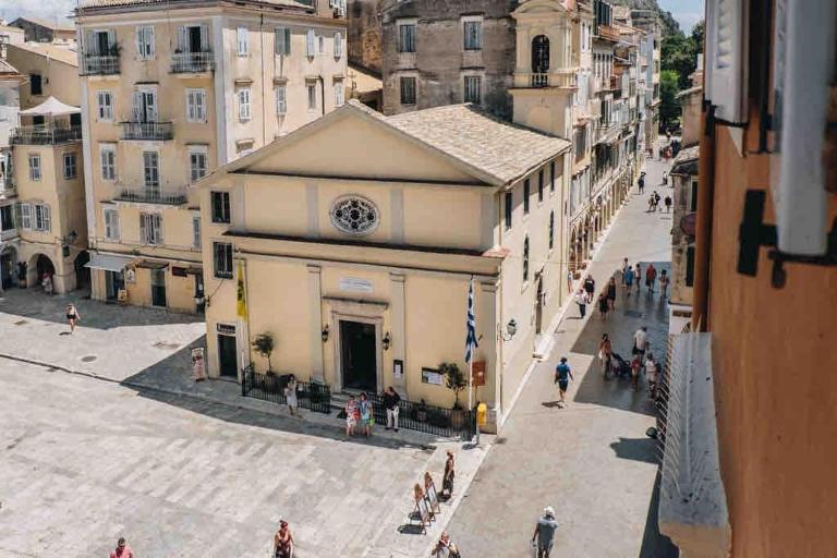 Keramidogatos Manos Guest House, Corfu Old Town - Bed and Breakfast Karyófyto