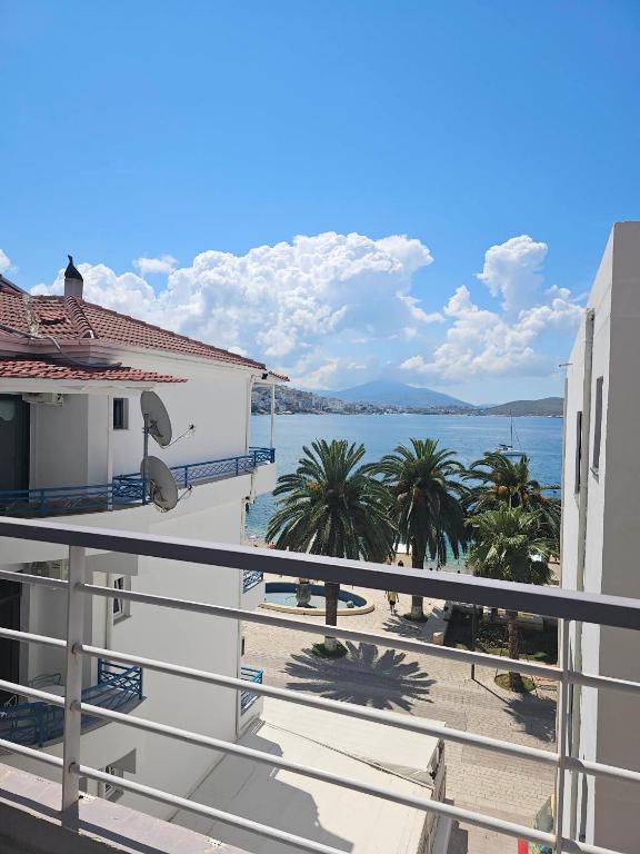 Sunshine Apartment - B&B Saranda