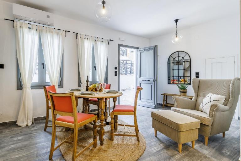 The Grey Home - B&B Skópelos