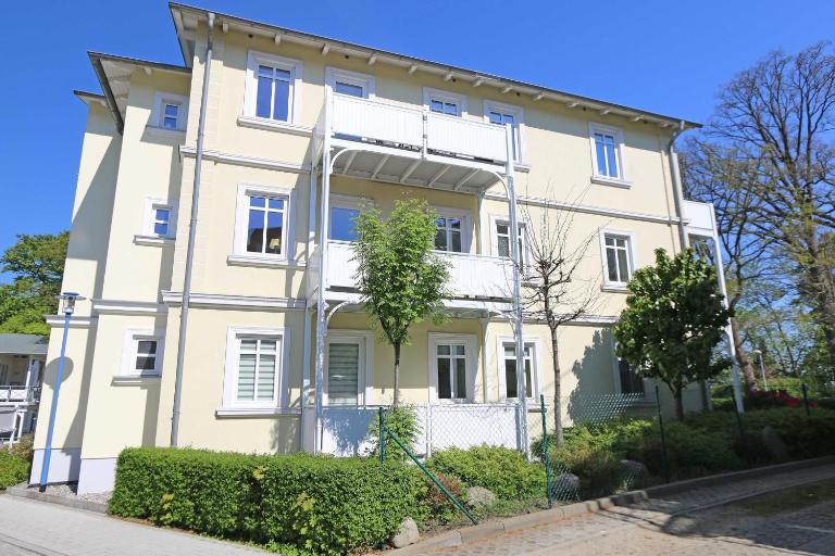Villa Strandmuschel Whg. 09 mit Balkon - Chambres d'hôtes Ostseebad Göhren