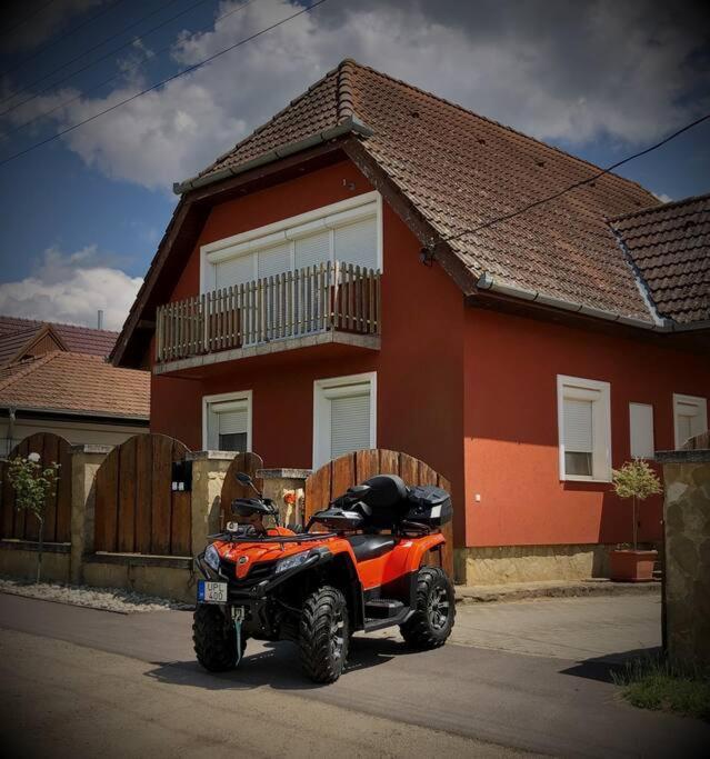 Zsuzsi Vendégház Visz - Chambres d'hôtes Visz