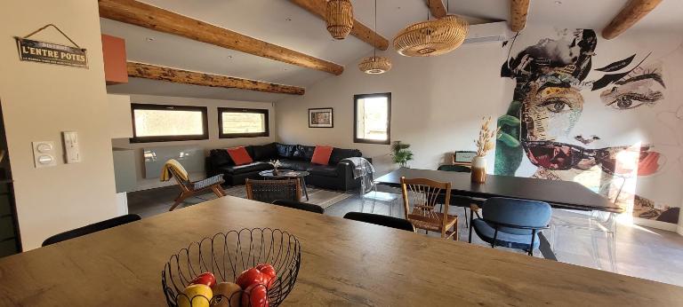 L'ENTRE POTES - Maison de caractère climatisée avec garage - B&B Villedieu