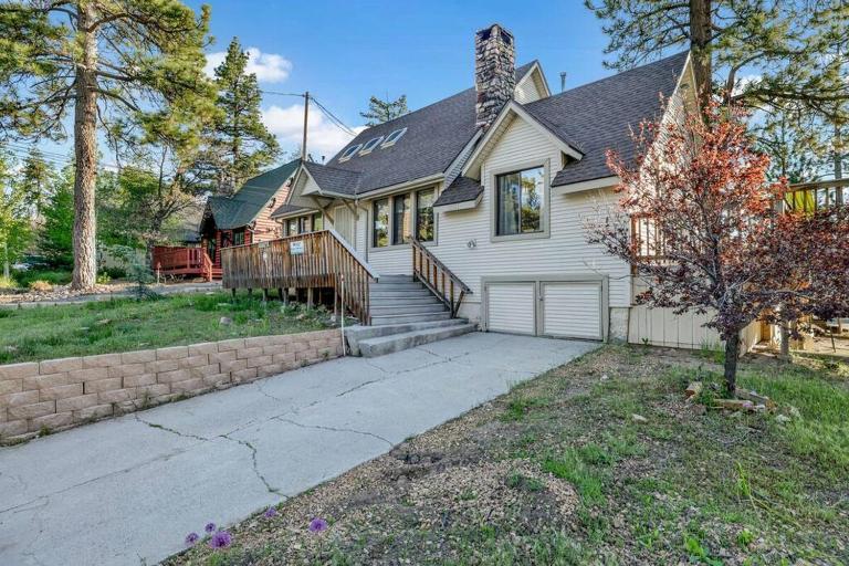 Pine Nest Relaxing Walk to Marina Cozy Chalet - Bed and Breakfast Big Bear Lake