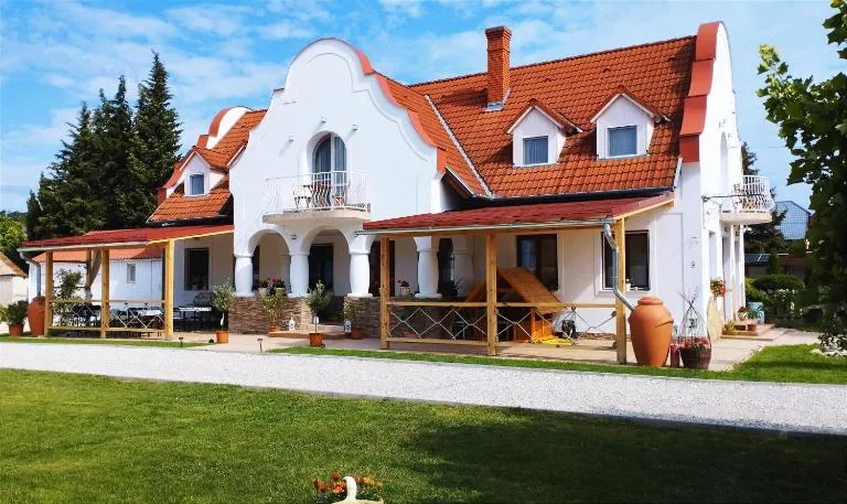 ReGoRi Ház - B&B Balatongyörök