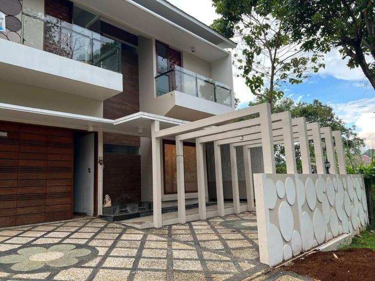 Cozy villa with swimming Pool in Sentul - Bed and Breakfast Bogor