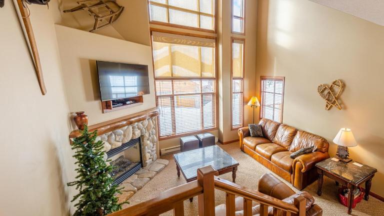 Trails Edge #03 By Bear Country - B&B Sun Peaks