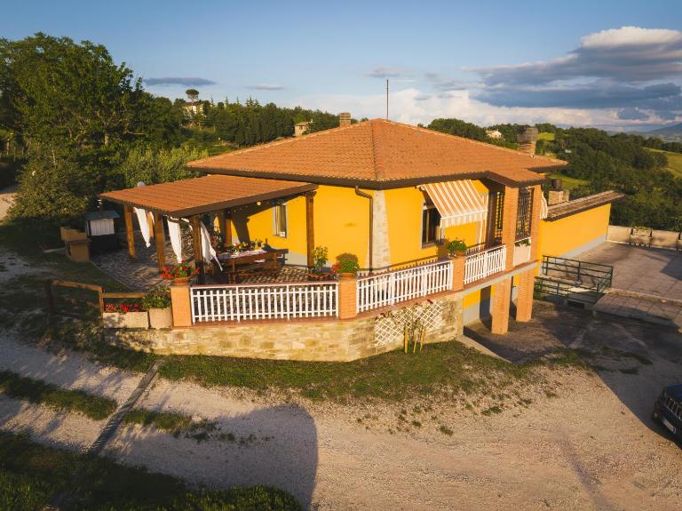 Casa Ambrogi Stefano - Ferienwohnung Valfabbrica