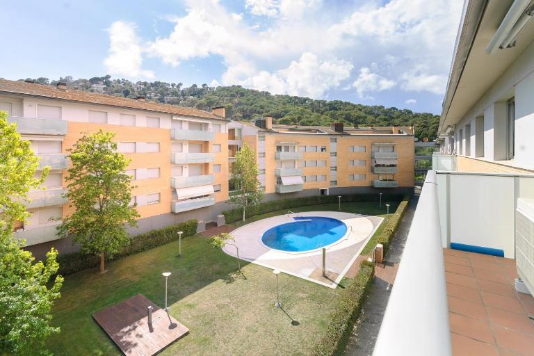 LETS HOLIDAYS Beautiful apartment with pool Tossa 2 - B&B Tossa de Mar