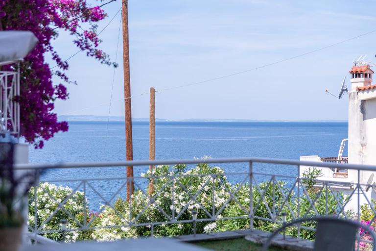 Anesis Seaview Apartment - B&B Néos Marmarás