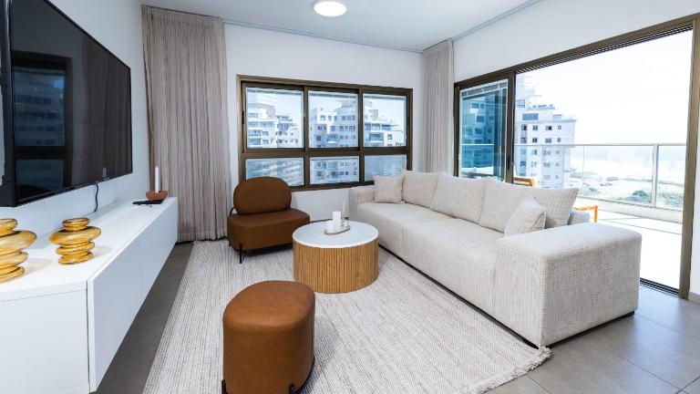 SeaFront Luxurious 3BR Apartment l Mamad - B&B Bat Yam