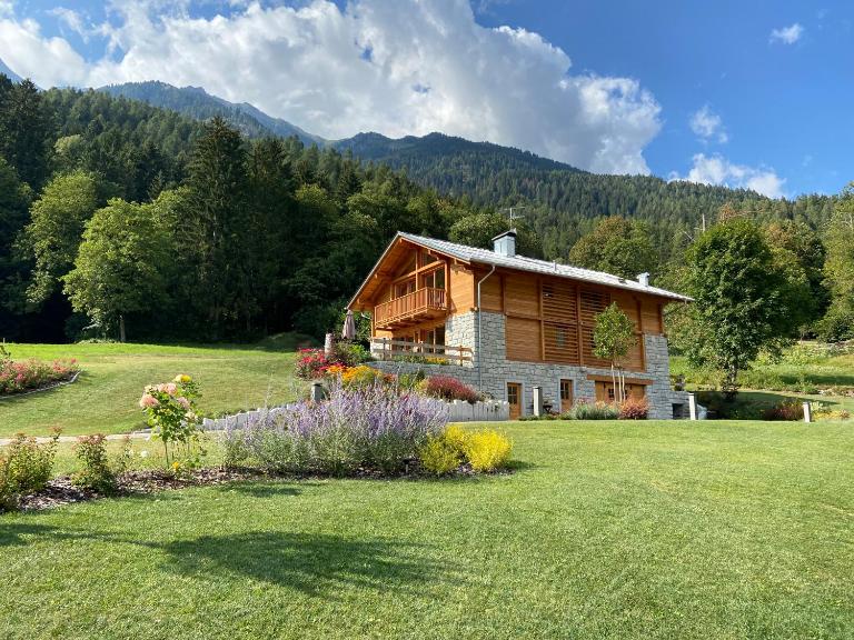 B & B Chalet Plan - Bed and Breakfast Strembo