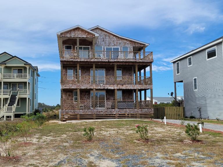 8018 Beach Rd, Semi-Oceanfront, Pool/Hot Tub - B&B Nags Head