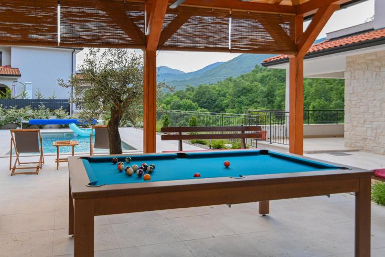 Villa Suzana with Heated Pool and outdoor billiards - B&B Veprinac