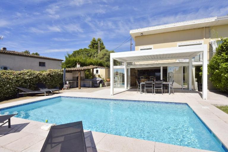 Family house with swimming pool & sea view - B&B Antibes