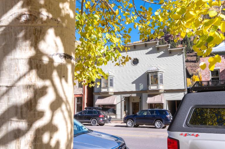 Spacious Family Friendly Townhome on Telluride Mainstreet - B&B Telluride
