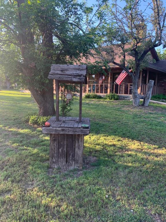 Live Oak Home - B&B Salado