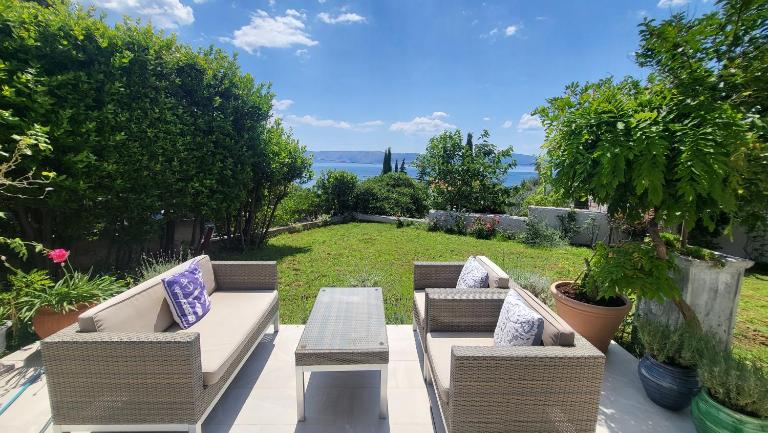 Apartments Amadea - Bed and Breakfast Novi Vinodolski