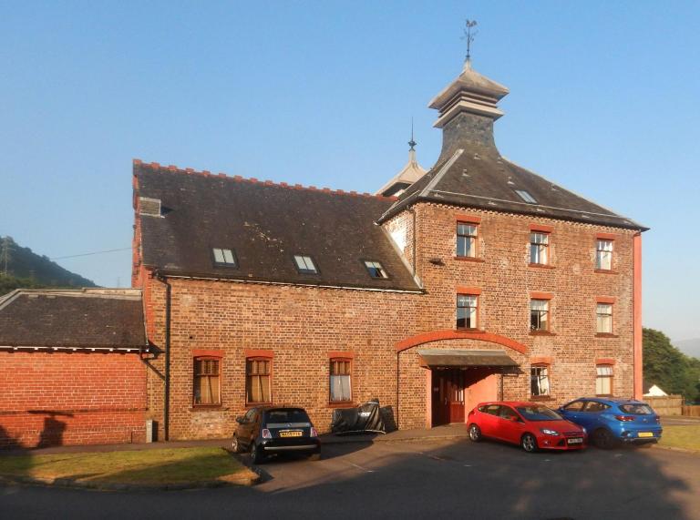 Old Whisky Distillery Apartment - Bed and Breakfast Fort William