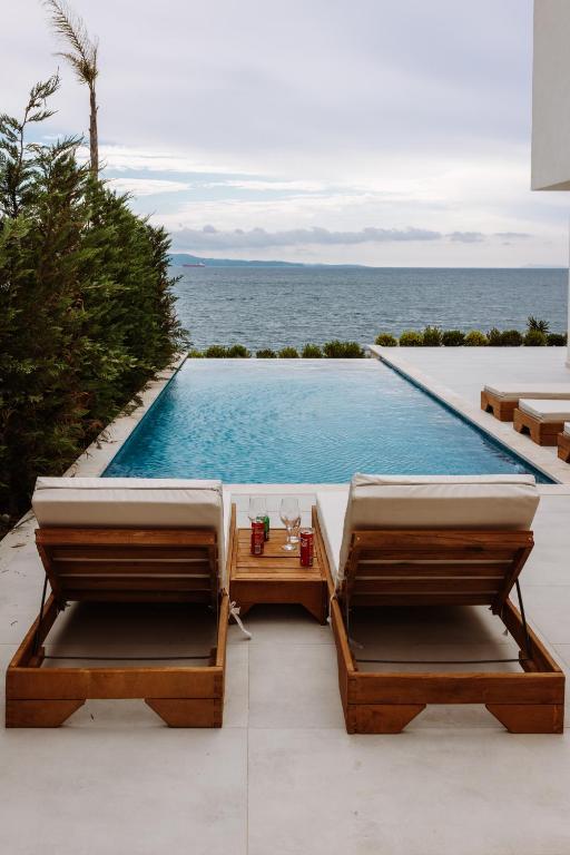 Palmera Dream Vila - Bed and Breakfast Sarandë