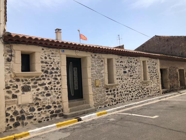 Maison de village avec patio - Ferienwohnung Bessan