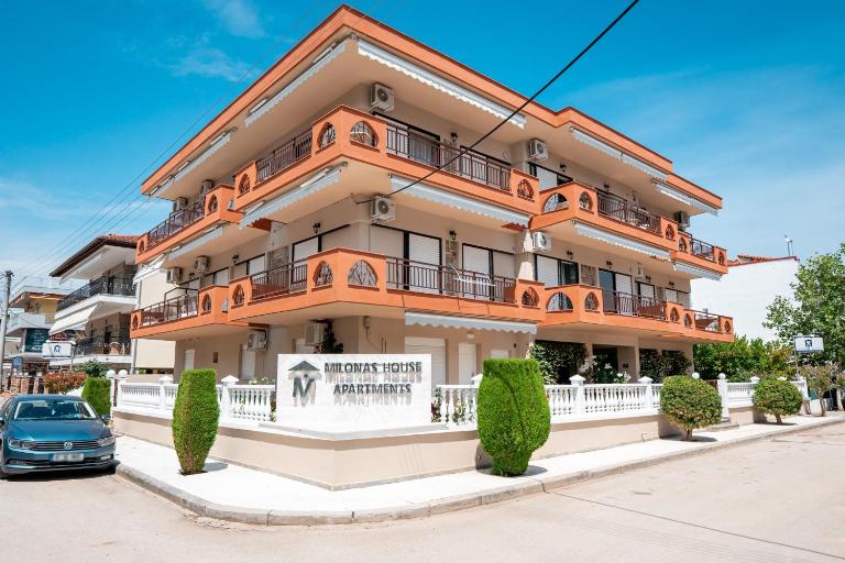 Milonas House Apartments - Chambres d'hôtes Paralía Dionysíou