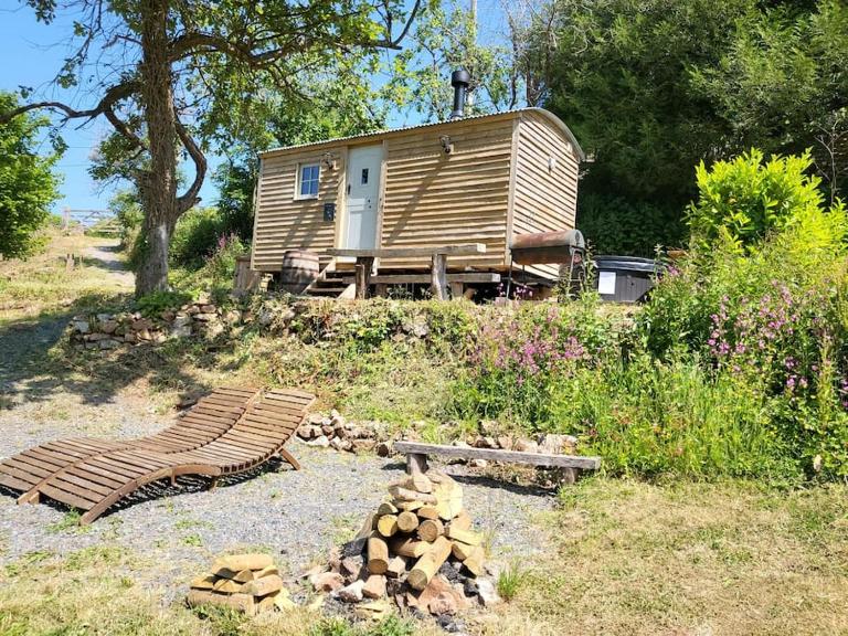 Plum Hut - B&B Torquay