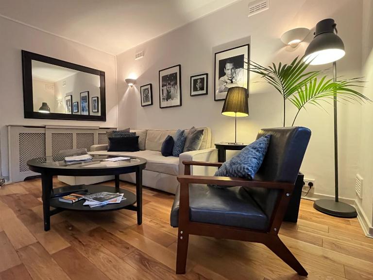 The Bromptons, Luxury South Kensington Apartment - Bed and Breakfast Londen