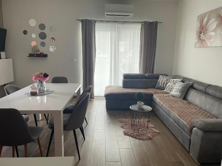 Apartman OZANA - Bed and Breakfast Blace
