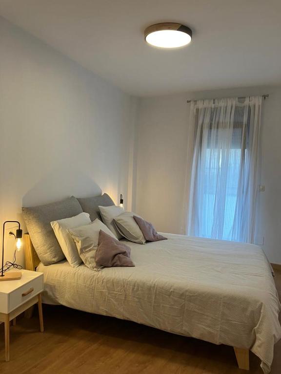 Nuevo apartamento en pleno centro de Boiro - B&B Boiro