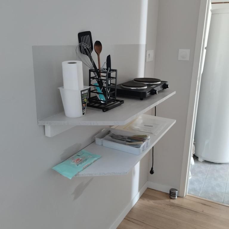 Studio attenant a la maison principale - B&B Saint-Martin-des-Tilleuls