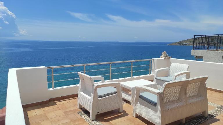Q Bay Apartments - B&B Qeparo