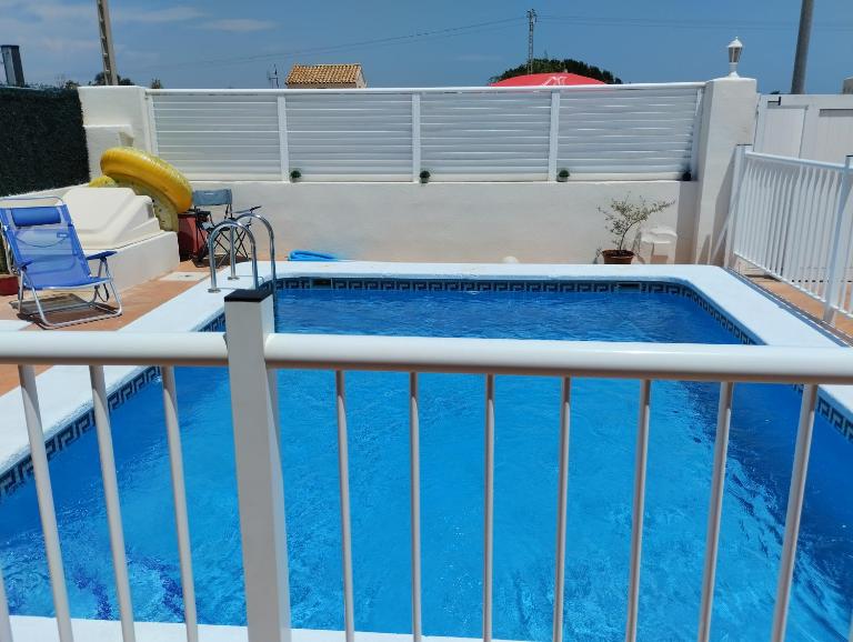 4 bed house, Private Pool near Beach - Bed and Breakfast Burriana