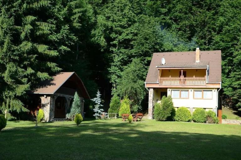 Máréfalvi vendégház - B&B Băile Homorod
