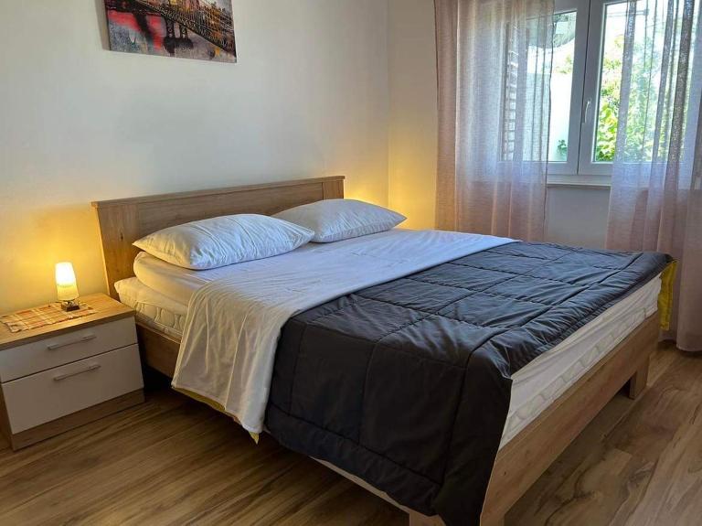 Apartment Slavica - Bed and Breakfast Senj