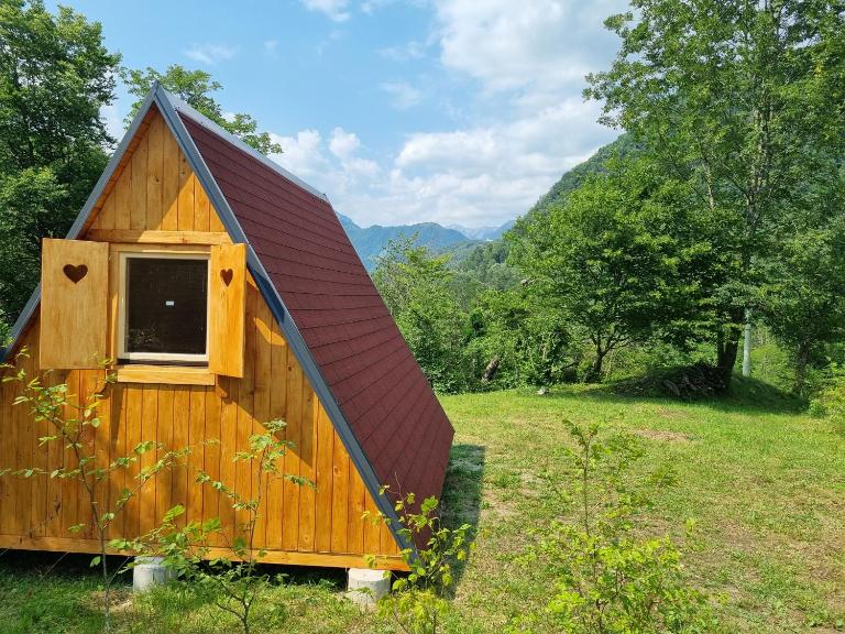 GLAMPING HOUSE ˇVITAˇ - B&B Tolmino