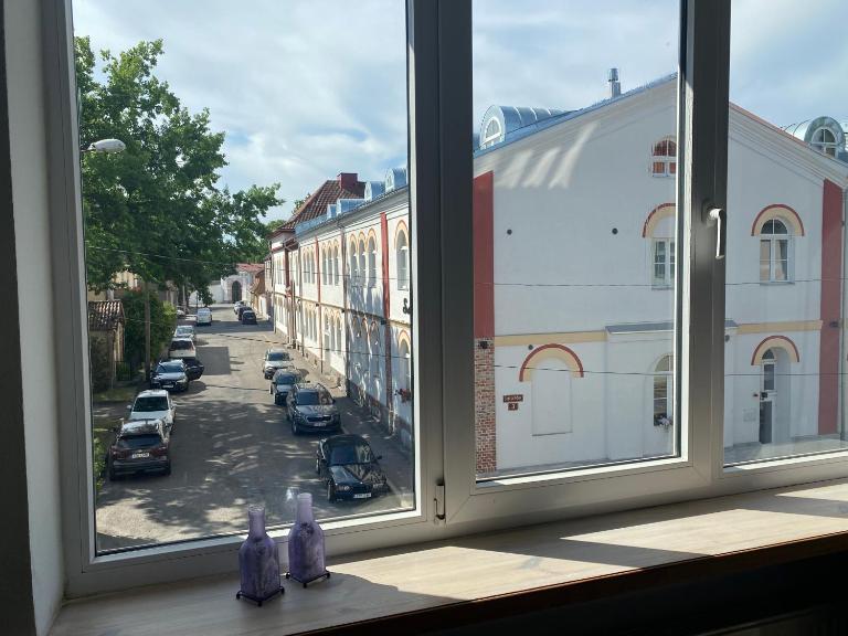 Õhtu Põik 4 City Center Apartment - Chambres d'hôtes Pärnu
