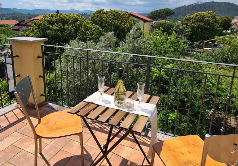 La Terrazza sui Limoni - SUITE degli ospiti - Mare, escursioni a piedi o bike, falesie per arrampicate - B&B Cisano sul Neva