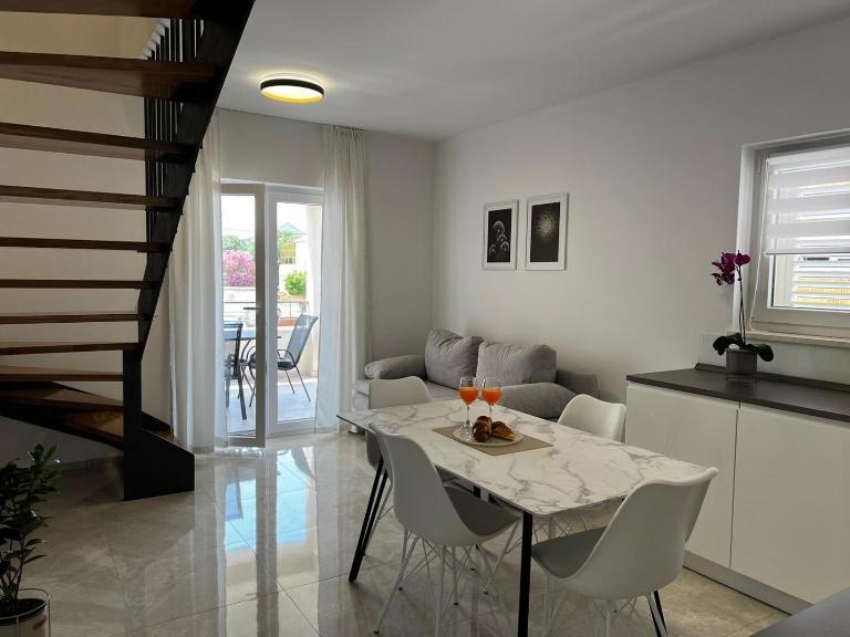 Holiday Home Bajlo - B&B Zara