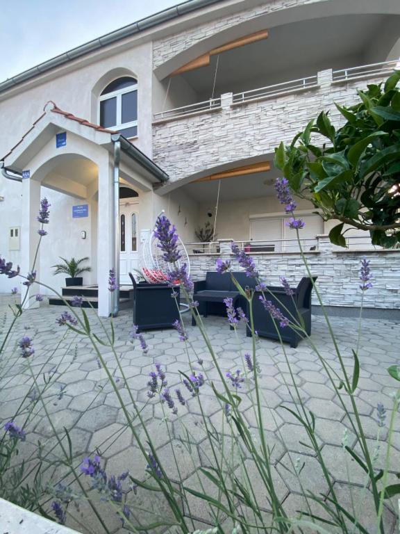 Apartment Tina - Bed and Breakfast Rogoznica
