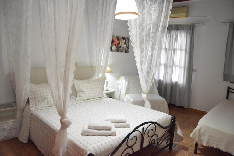 Stefanos Katsaros Studios - Bed and Breakfast Skála