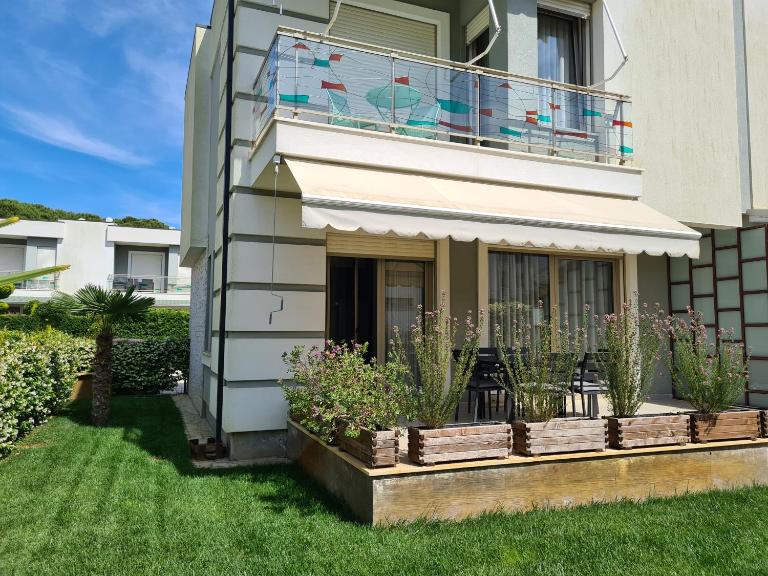 Vacation House - Bed and Breakfast Durrës