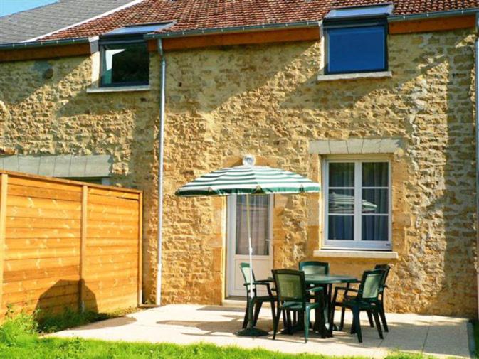 Au bord de la riviÈre - Ferienwohnung Douzy