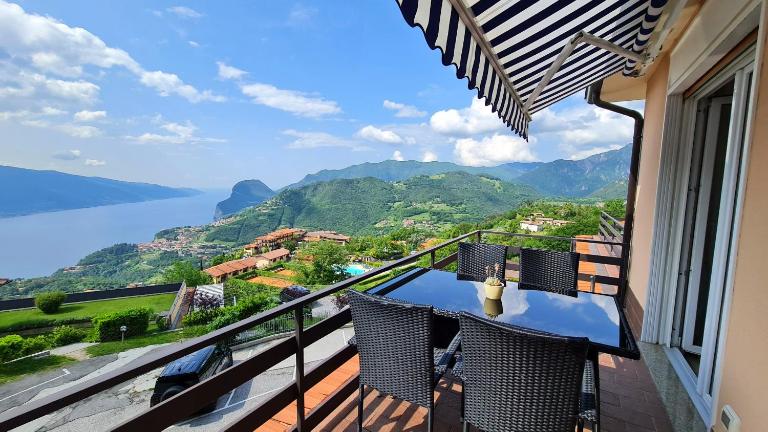 Casa Irene le Balze appartamento vista lago - Ferienwohnung Tremosine